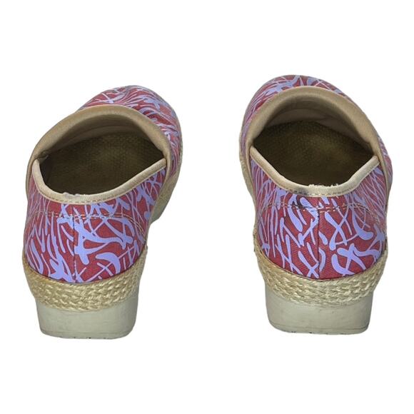 Dansko Jute Pro Clogs Blue Red Animal Print Slip Resistant Size 36/US 5.5 - Picture 3 of 7